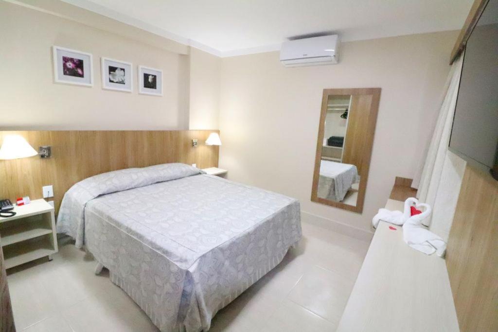 Piazza Apartment Caldas Novas Bagian luar foto